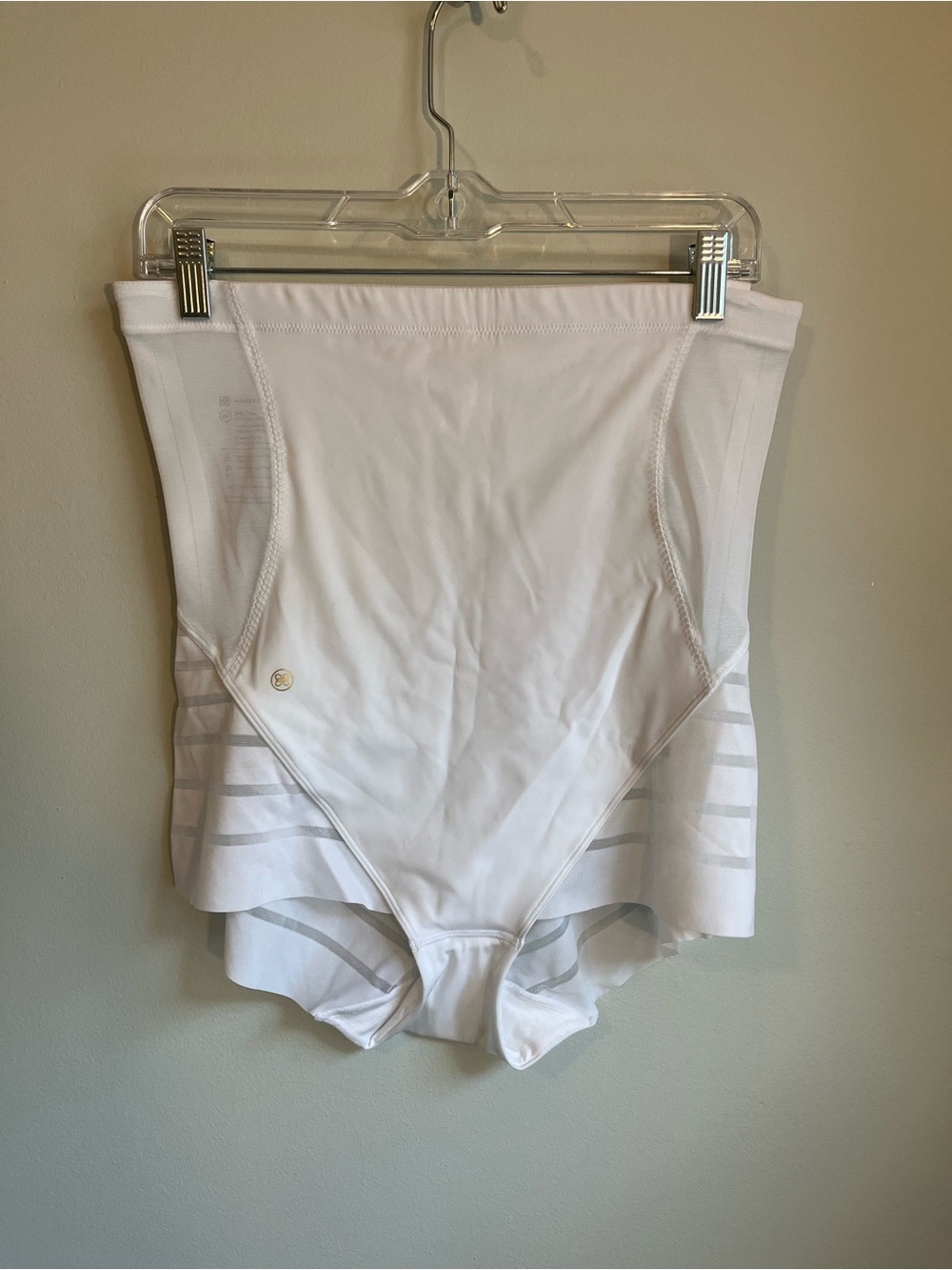 HONEYLOVE Queen Brief Shorts Shapewear in Astral White - Picture 4 of 9